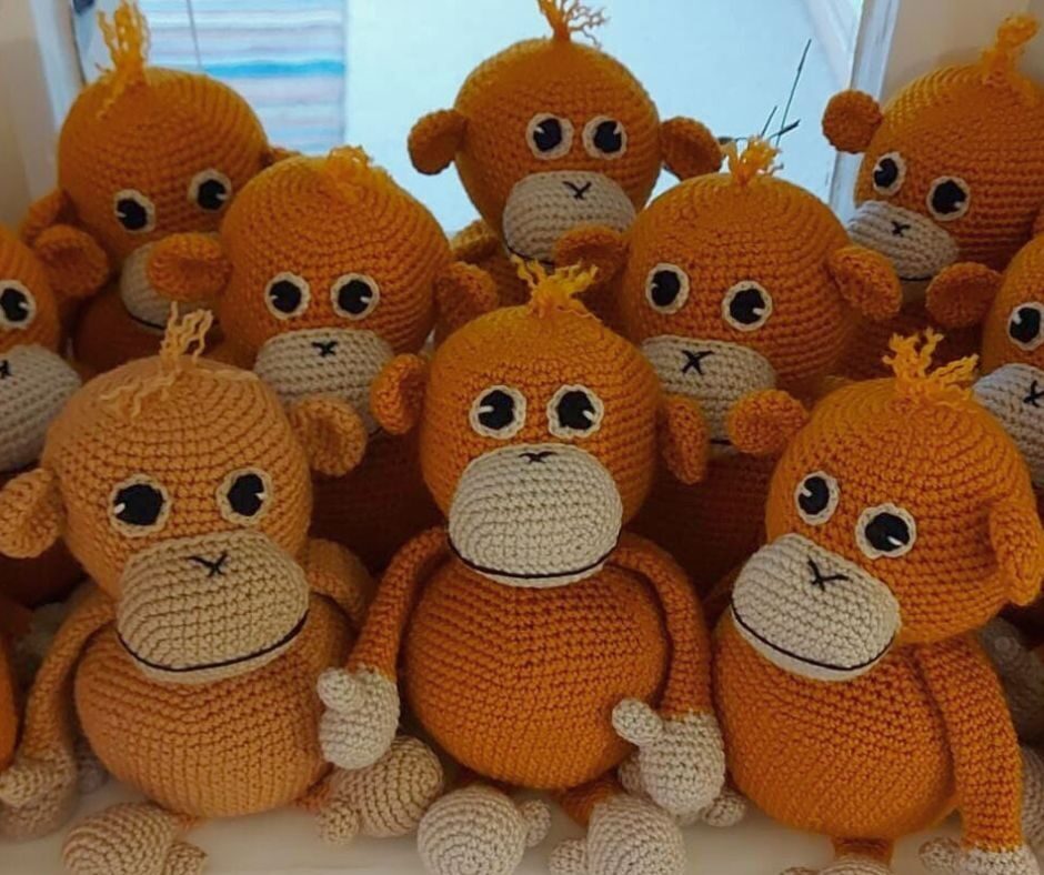 Crochet orangutans