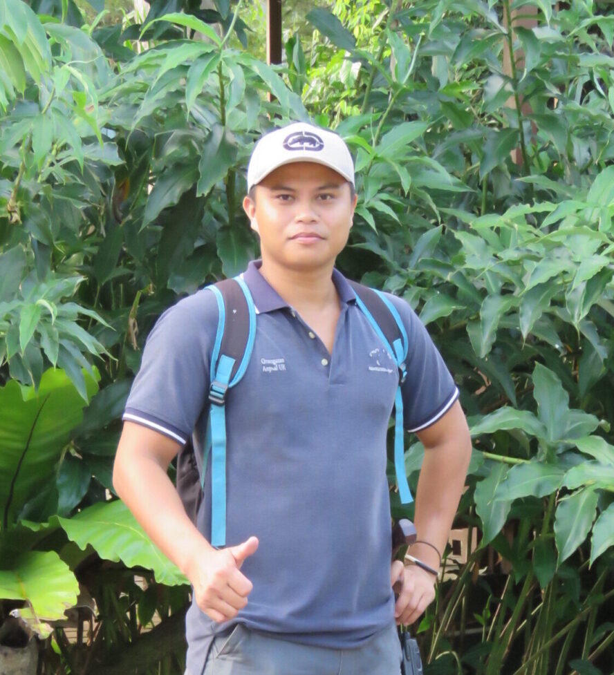 Pamik giving thumbs up