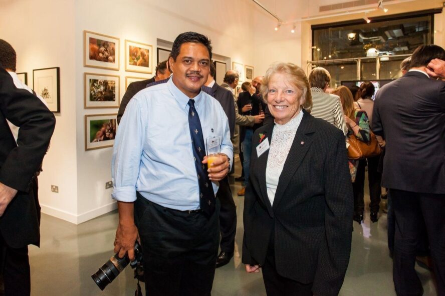 Cede and Susan standing beside each other.